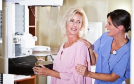 woman-getting-mammogram
